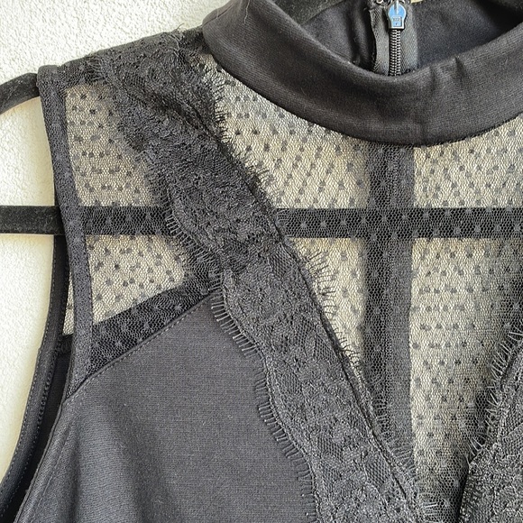 Express Dress - Picture 5 of 9